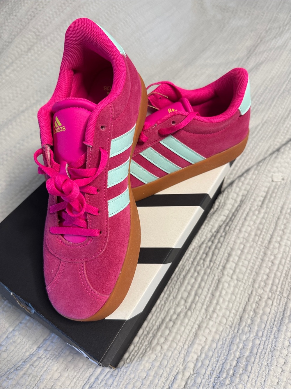 Adidas Hot Pink Suede Sneakers women’s sz 7 with Mint Stripes